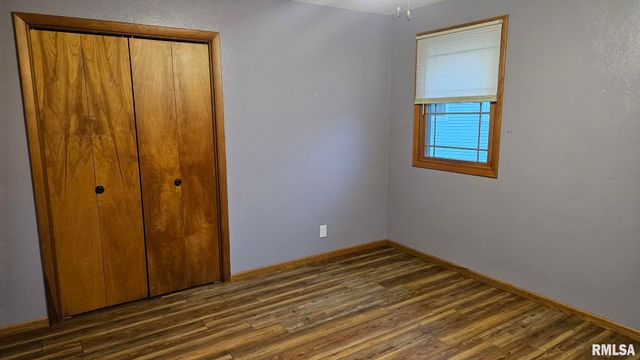 221 NEW SALEM Drive, Canton, IL 61520