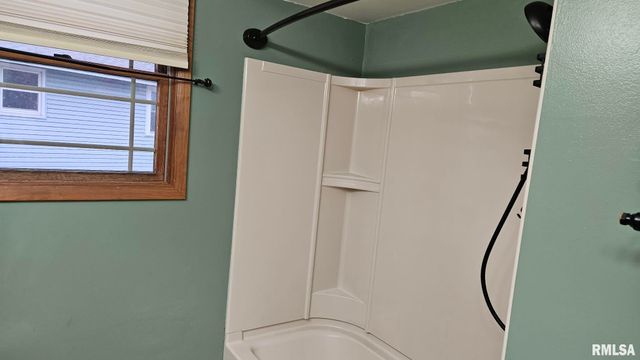 221 NEW SALEM Drive, Canton, IL 61520