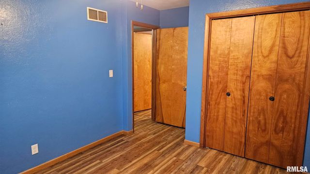 221 NEW SALEM Drive, Canton, IL 61520