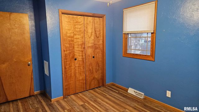 221 NEW SALEM Drive, Canton, IL 61520