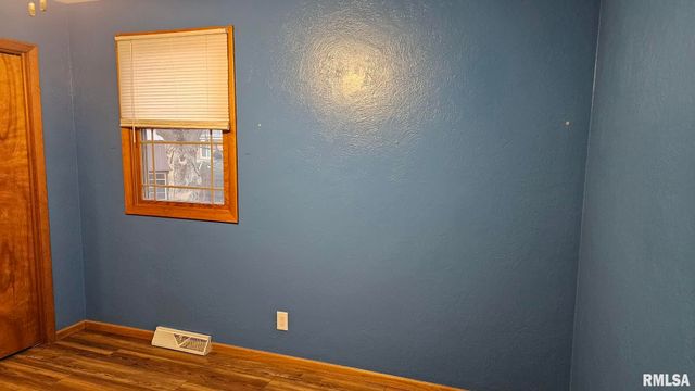 221 NEW SALEM Drive, Canton, IL 61520