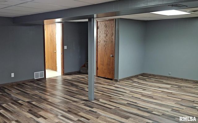 221 NEW SALEM Drive, Canton, IL 61520