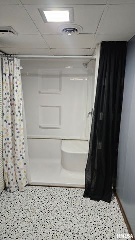 221 NEW SALEM Drive, Canton, IL 61520