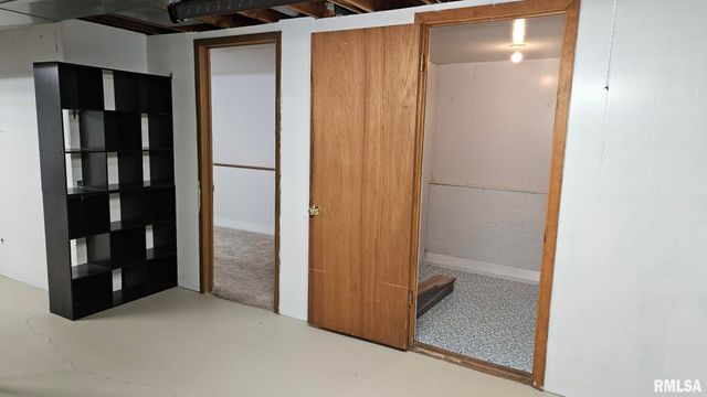 221 NEW SALEM Drive, Canton, IL 61520