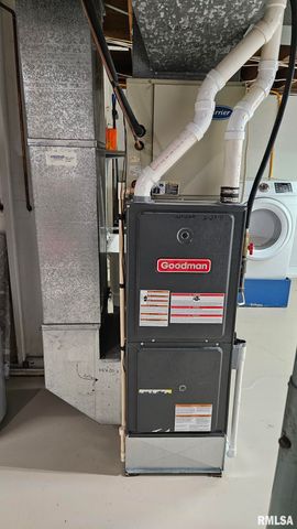 221 NEW SALEM Drive, Canton, IL 61520