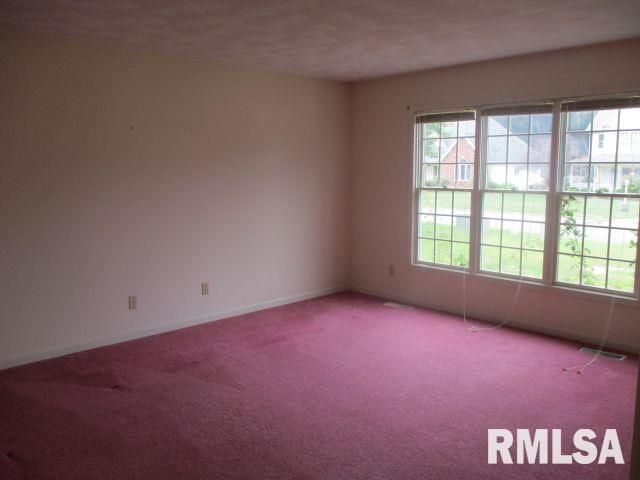 148 CRACKLEWOOD Lane, East Peoria, IL 61611