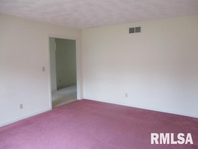 148 CRACKLEWOOD Lane, East Peoria, IL 61611