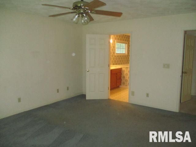 148 CRACKLEWOOD Lane, East Peoria, IL 61611