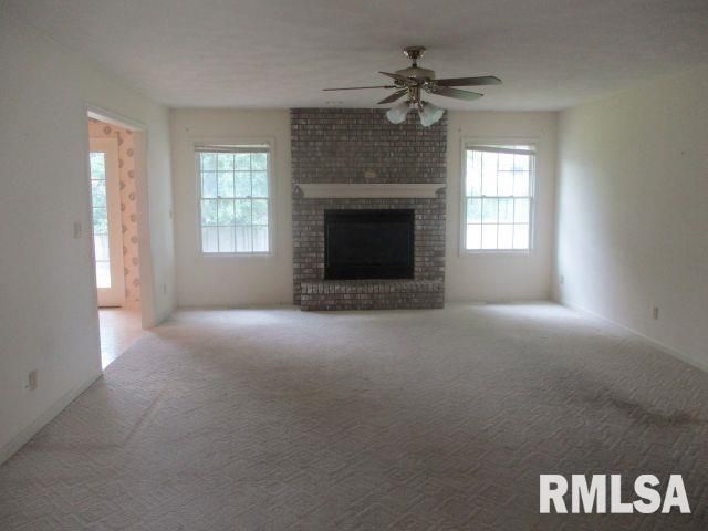 148 CRACKLEWOOD Lane, East Peoria, IL 61611