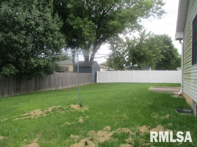148 CRACKLEWOOD Lane, East Peoria, IL 61611
