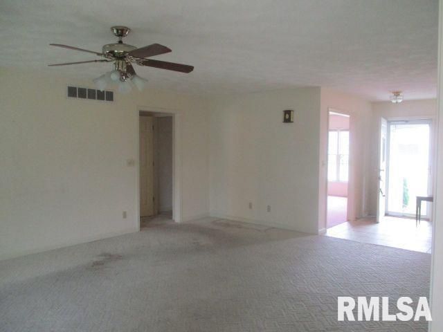 148 CRACKLEWOOD Lane, East Peoria, IL 61611