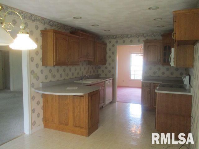 148 CRACKLEWOOD Lane, East Peoria, IL 61611