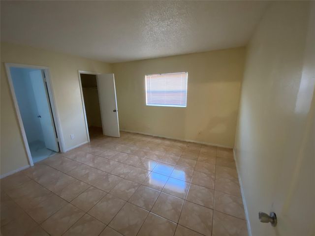 7625 SW 10th Street, North Lauderdale, FL 33068