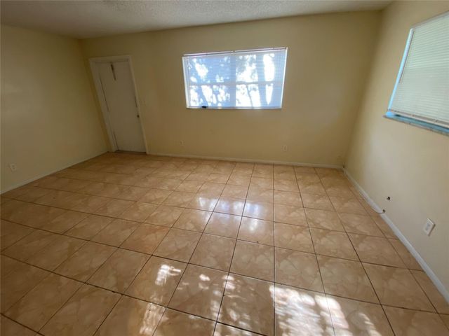 7625 SW 10th Street, North Lauderdale, FL 33068