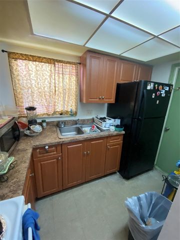 7625 SW 10th Street, North Lauderdale, FL 33068