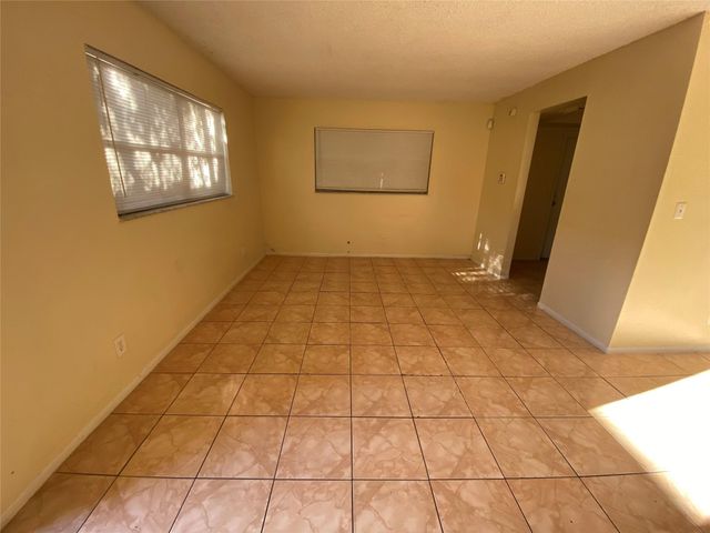 7625 SW 10th Street, North Lauderdale, FL 33068