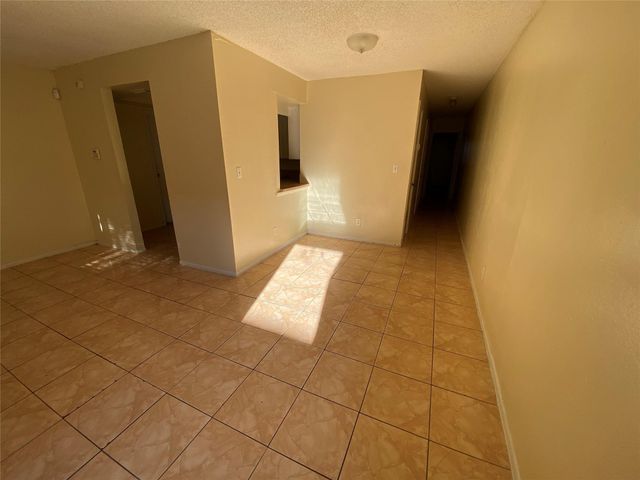 7625 SW 10th Street, North Lauderdale, FL 33068