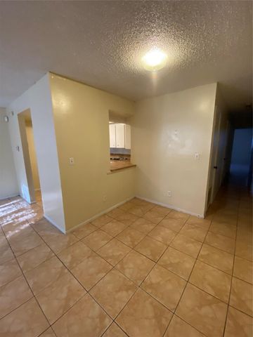 7625 SW 10th Street, North Lauderdale, FL 33068