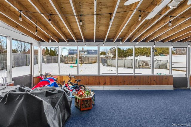 7 Constable Lane, Levittown, NY 11756