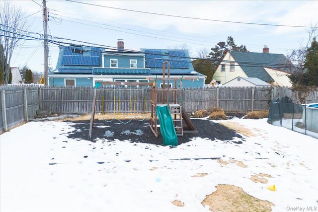 7 Constable Lane, Levittown, NY 11756