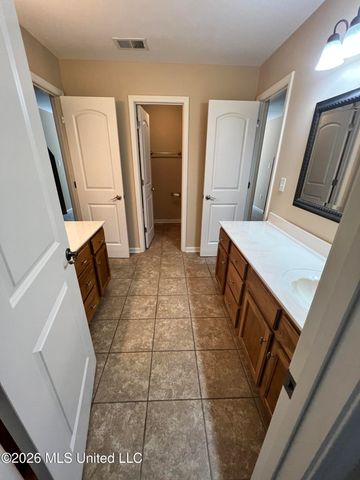 8465 Belmor Lakes Drive, Olive Branch, MS 38654