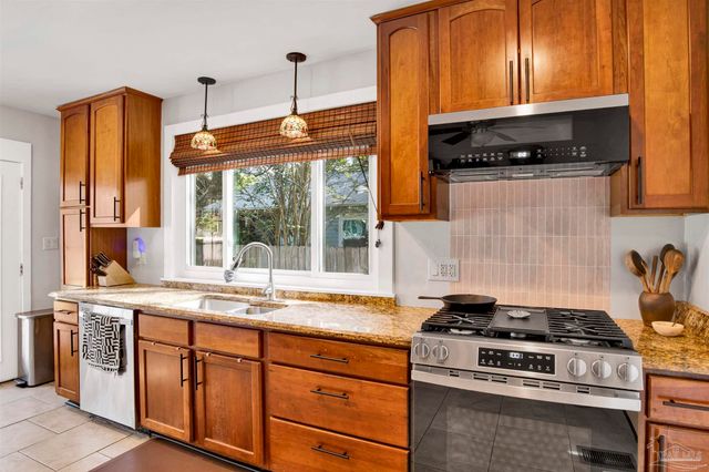 1306 E Hernandez St, Pensacola, FL 32503