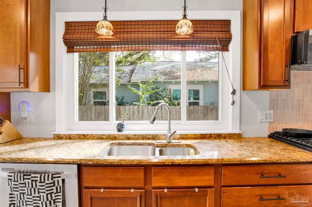 1306 E Hernandez St, Pensacola, FL 32503