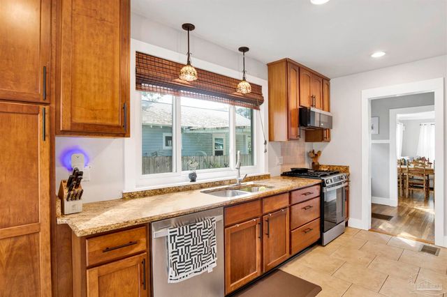 1306 E Hernandez St, Pensacola, FL 32503