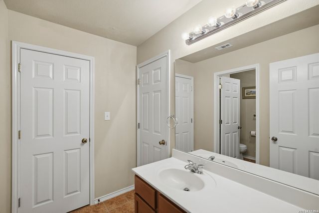 3345 BLUEBIRD RDG, New Braunfels, TX 78130