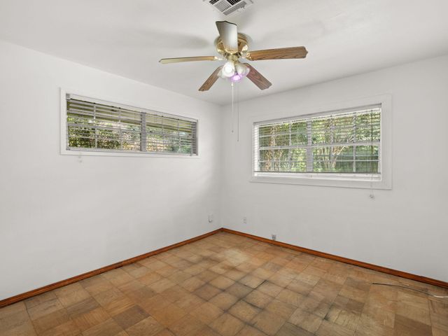 907 Cook Dr, Deridder, LA 70634