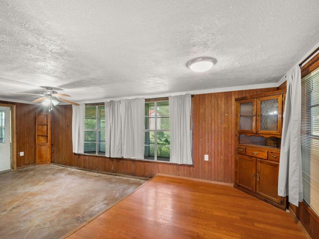 907 Cook Dr, Deridder, LA 70634