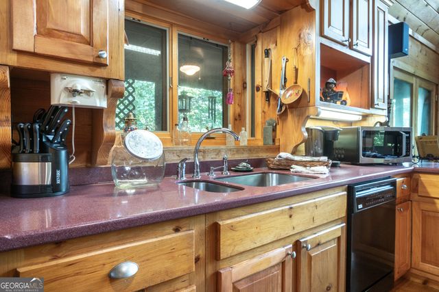 266 Enota Drive, Sautee Nacoochee, GA 30571