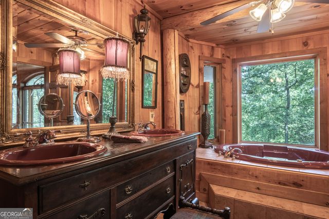 266 Enota Drive, Sautee Nacoochee, GA 30571