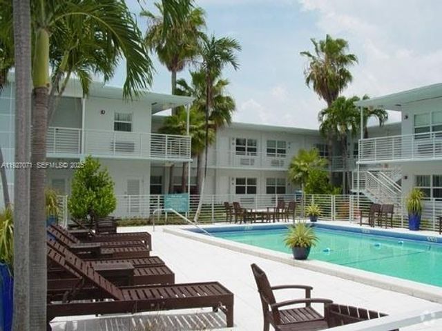 8000 NE Bayshore Ct 204, Miami, FL 33138