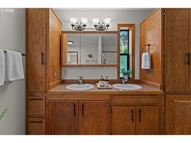 1963 Sw MYERS Pl, Gresham, OR 97080
