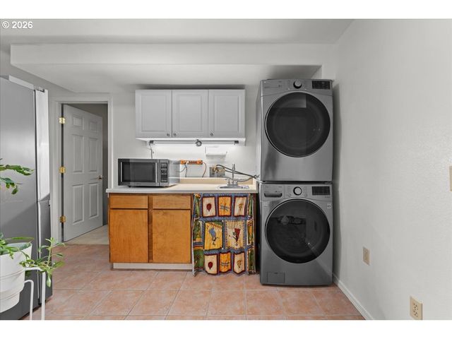 1963 Sw MYERS Pl, Gresham, OR 97080