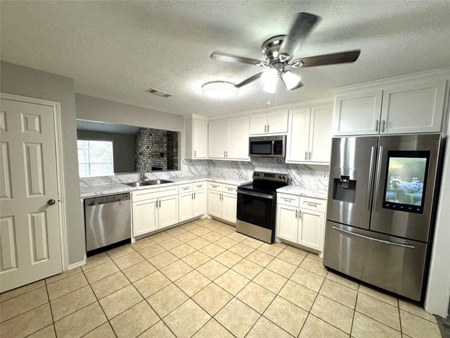 11915 Fallbrook Drive, Houston, TX 77065