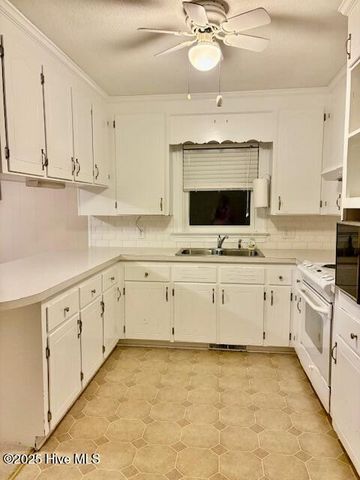 1729 Holly Ridge Road, Kinston, NC 28504