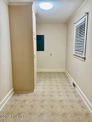 1729 Holly Ridge Road, Kinston, NC 28504