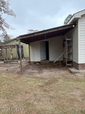 1729 Holly Ridge Road, Kinston, NC 28504