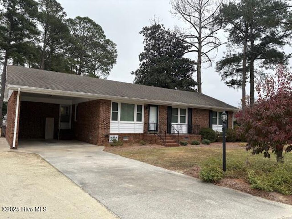 1729 Holly Ridge Road, Kinston, NC 28504