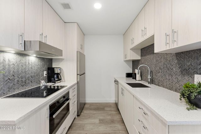 2303 W Deer Hollow Road A-1112, Park City, UT 84060