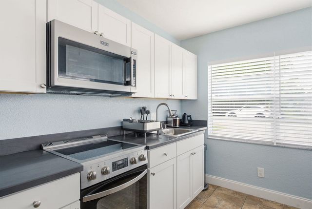 7327 WINCHESTER DRIVE, Tampa, FL 33615
