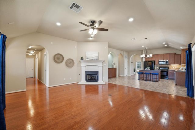 398 Westbury LN, Georgetown, TX 78633