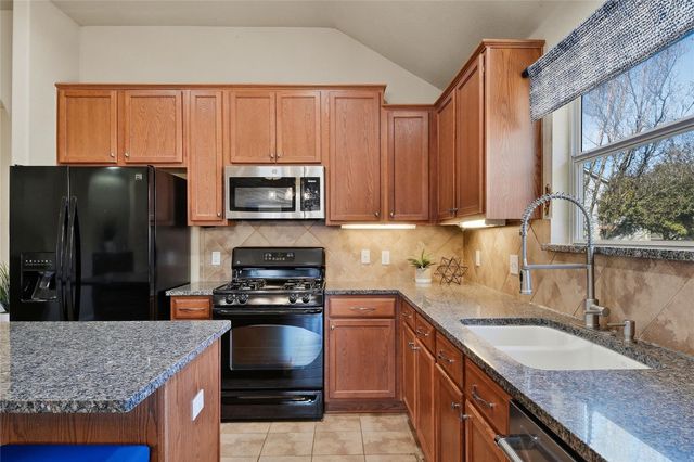 398 Westbury LN, Georgetown, TX 78633