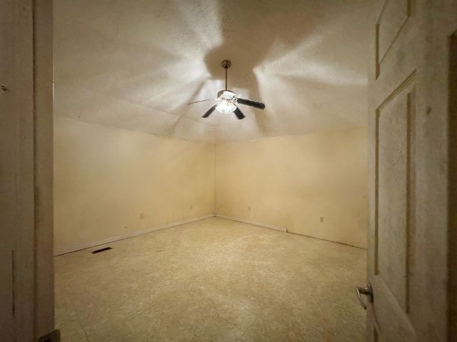 28 Alease Dr, Fayetteville, TN 37334