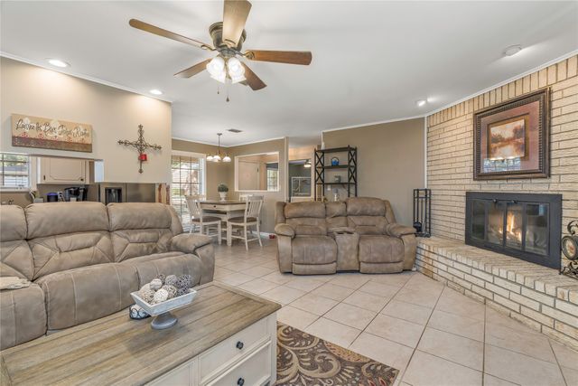 1027 Manor Place, Shreveport, LA 71118