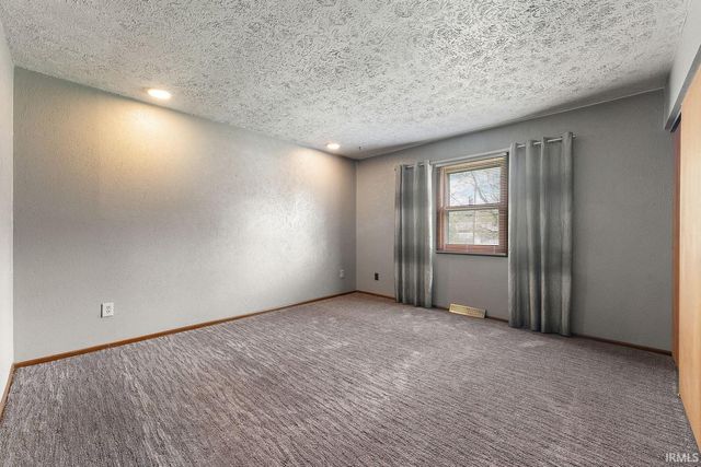 55944 Buckeye Road, Mishawaka, IN 46545
