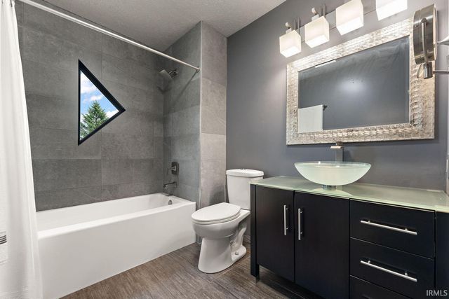 55944 Buckeye Road, Mishawaka, IN 46545