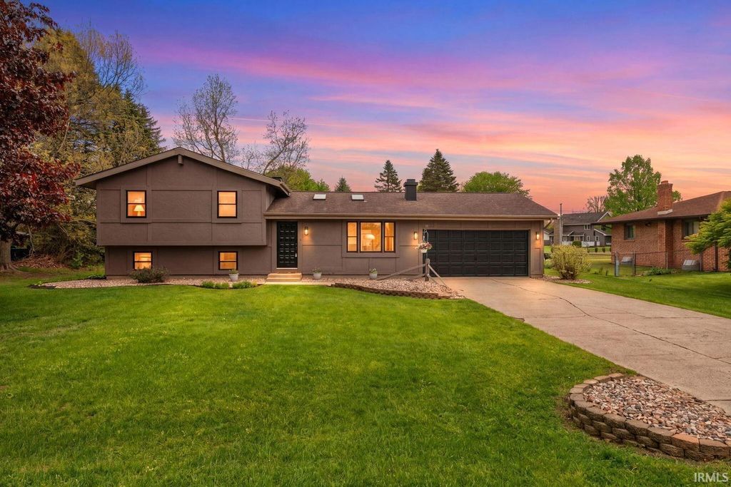 55944 Buckeye Road, Mishawaka, IN 46545